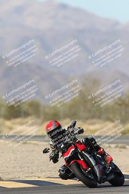 media/Dec-04-2025-Racers Edge (Thu) [[5ebc9f124d]]/3-B Group/1-Session 1 (Turn 7)/